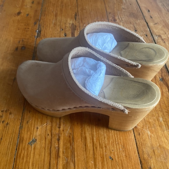 No. 6 Clogs - Picture 6 of 6